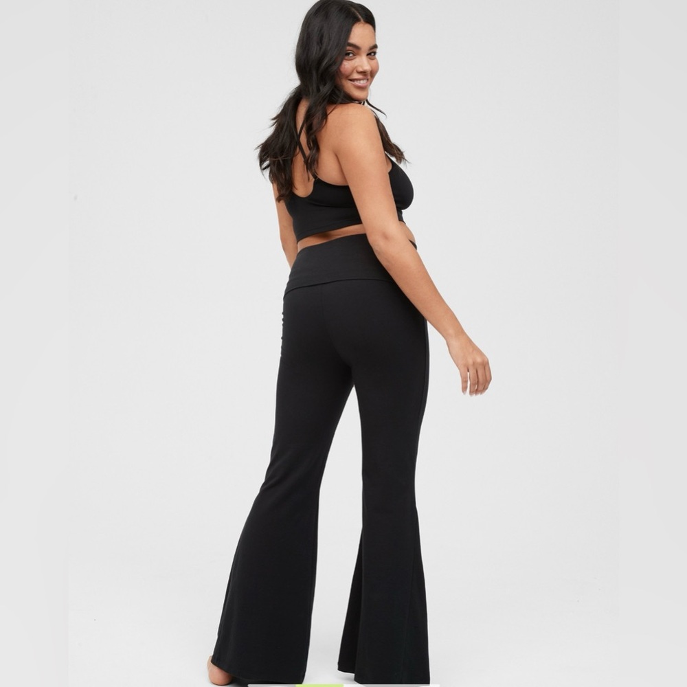 NWT OFFLINE By Aerie OG Black Foldover High Waisted Super Flare Legging (M) - Picture 1 of 10